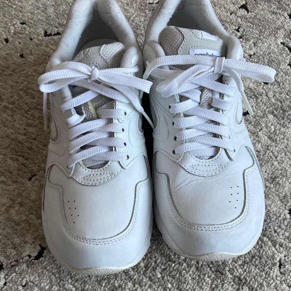 New Balance off white Walking Sneakers. Size 9.  New Balance 352 walking.